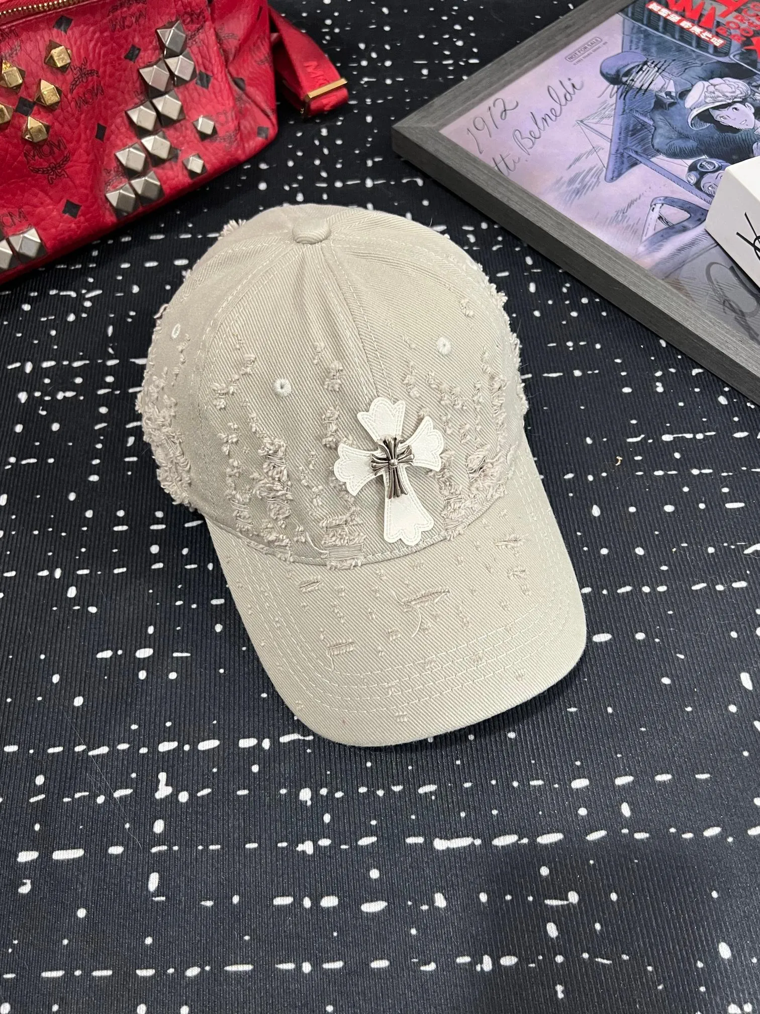 ❤Spring and summer new style Crow Heart Baseball Cap